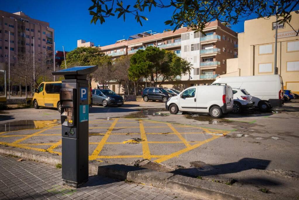 Casa Maria Townhouse- Terrace-4 Bedrooms L'Hospitalet de Llobregat Exterior photo