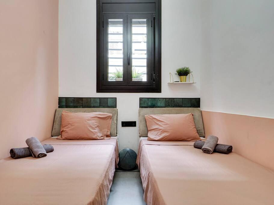 Casa Maria Townhouse- Terrace-4 Bedrooms L'Hospitalet de Llobregat Exterior photo